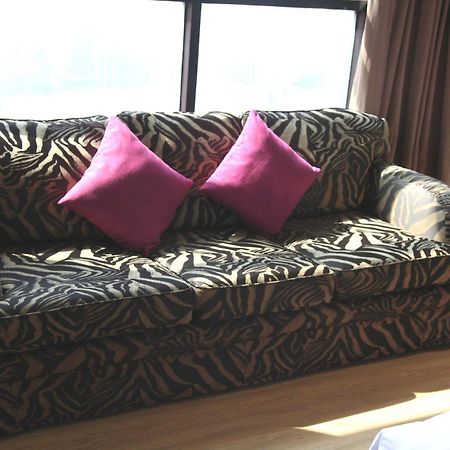 Grand Inn Hotel Бангкок Экстерьер фото