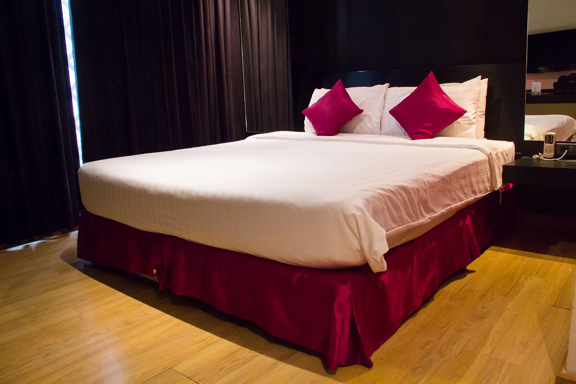 Grand Inn Hotel Бангкок Экстерьер фото