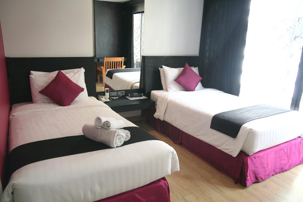 Grand Inn Hotel Бангкок Экстерьер фото