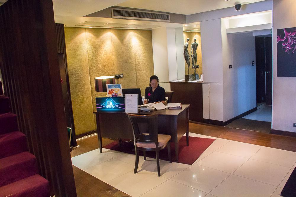 Grand Inn Hotel Бангкок Экстерьер фото